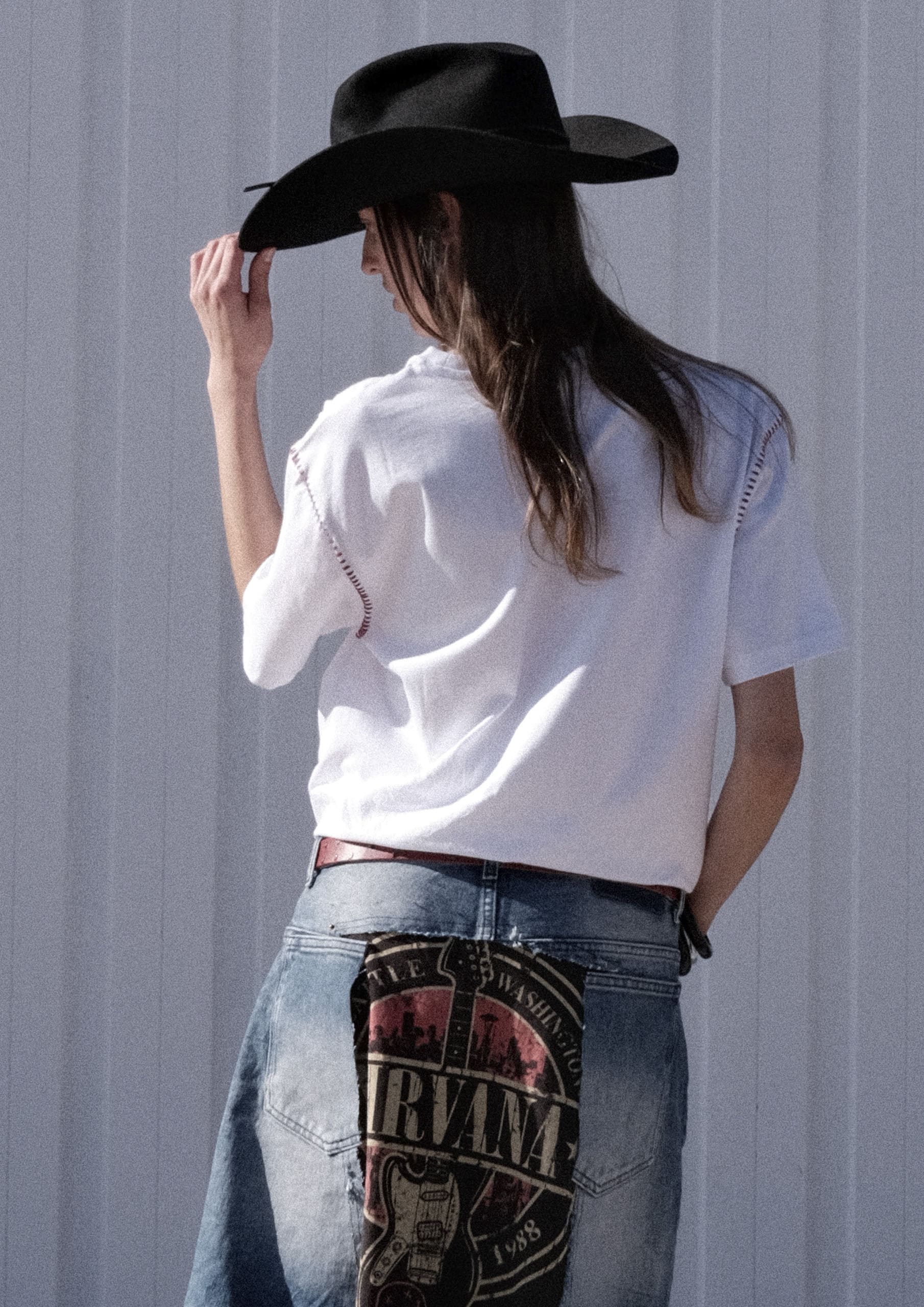T-Shirt "Pleasures" White
