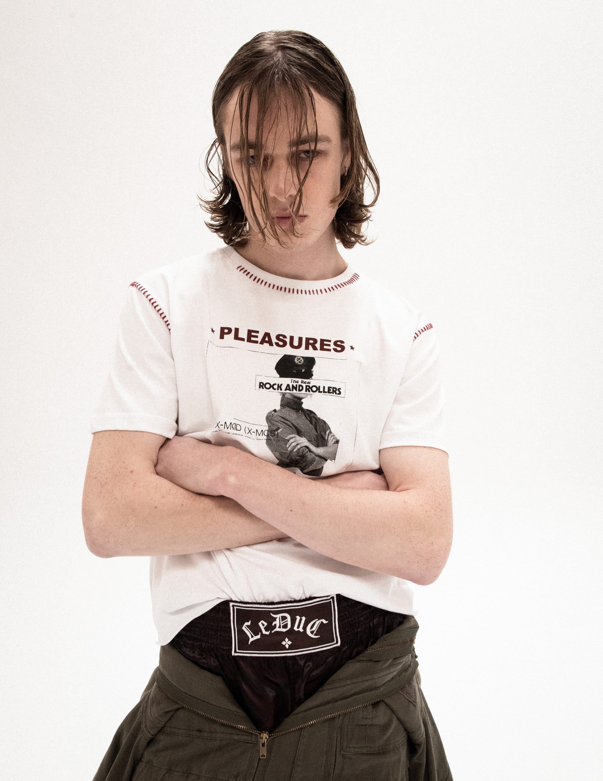 T-Shirt "Pleasures" White
