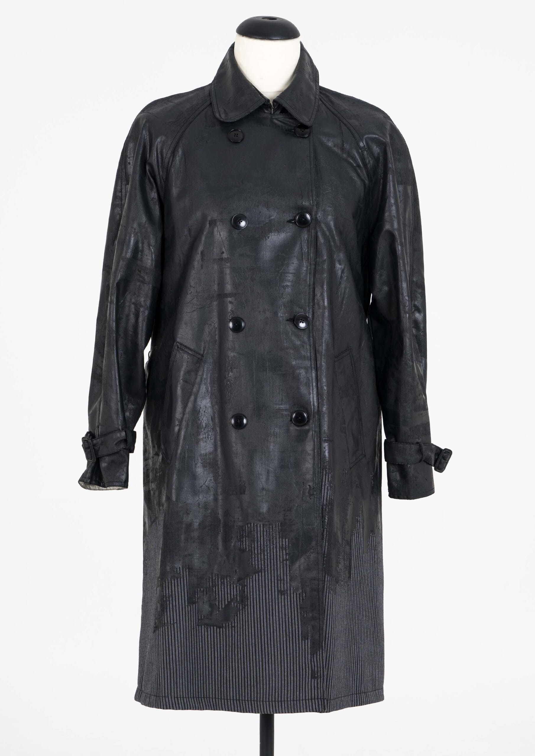 trench-coat-black-pearl-front