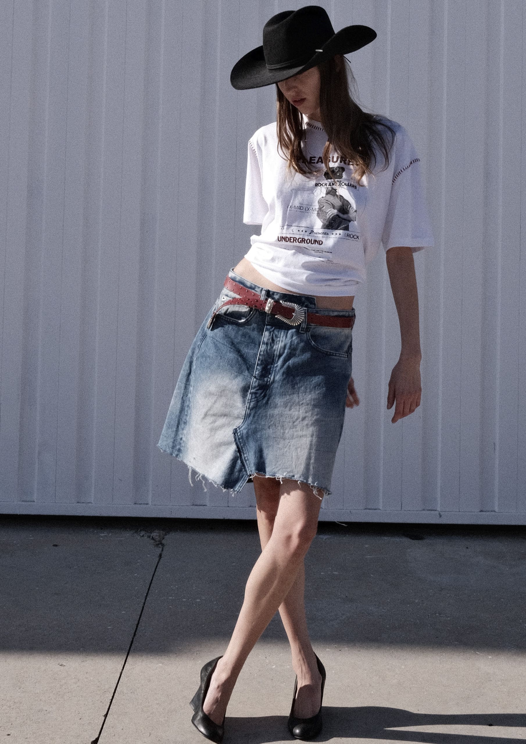 T-Shirt "Pleasures" White