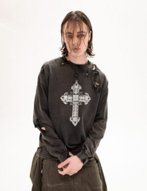 long-sleeve-gothic-cross-paolo-leduc-01