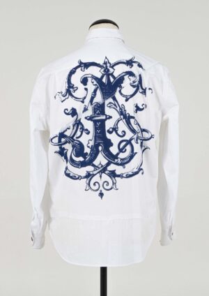 shirt-royals-cuts-back