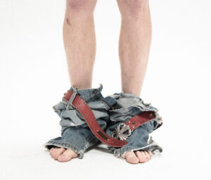 belt-fetish-red-paolo-leduc-01